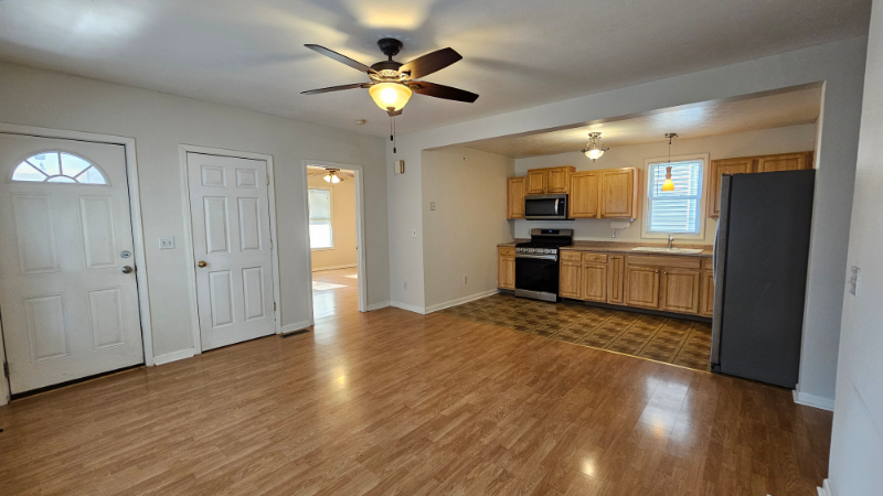 2441 W 5th St - Photo 3 of 9