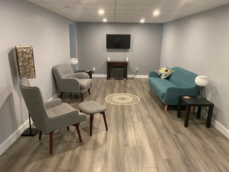 2132 Carnegie Street 2, Ottawa, ON K1G 2V5 1 Bedroom House for 2,000