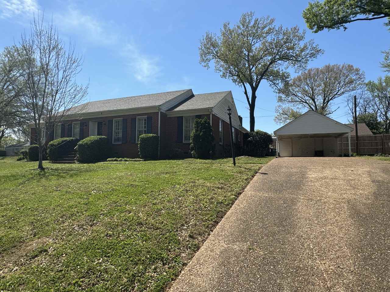 2351 Sutherland Dr #NA - Photo 2 of 15