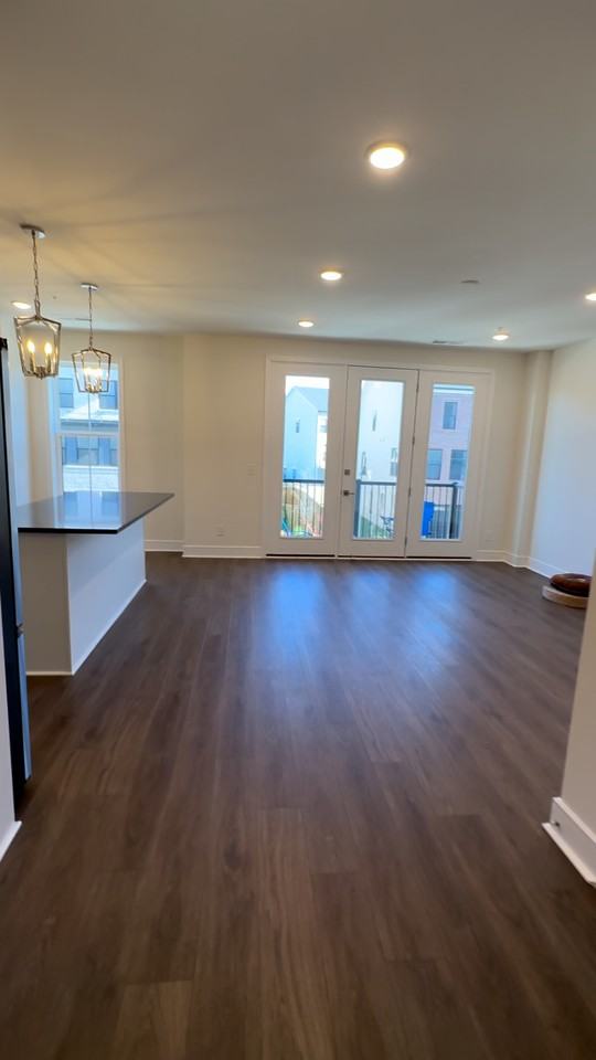 21795 Croxley Ter #21795 - Photo 2 of 27