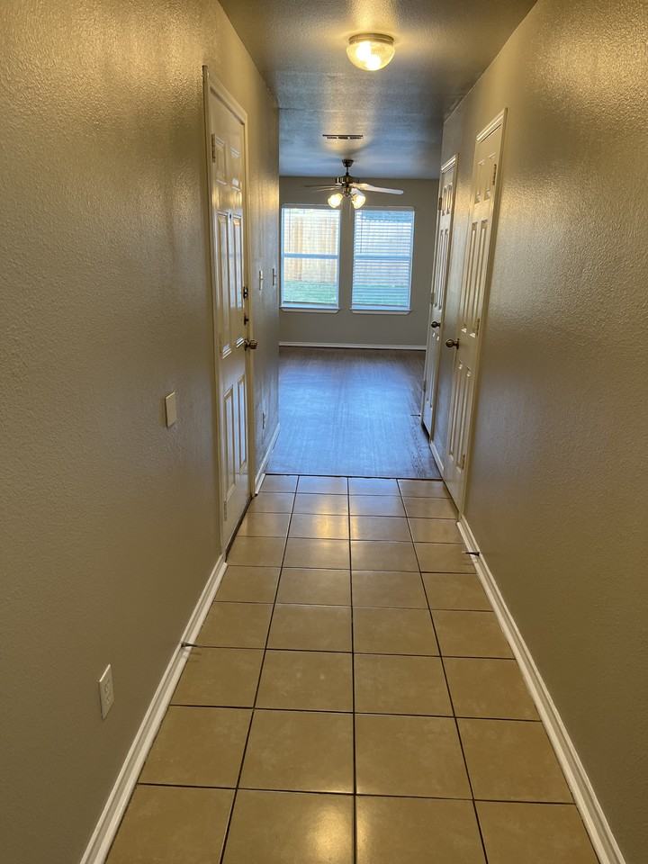 725 Claremont Pkwy #A - Photo 3 of 11