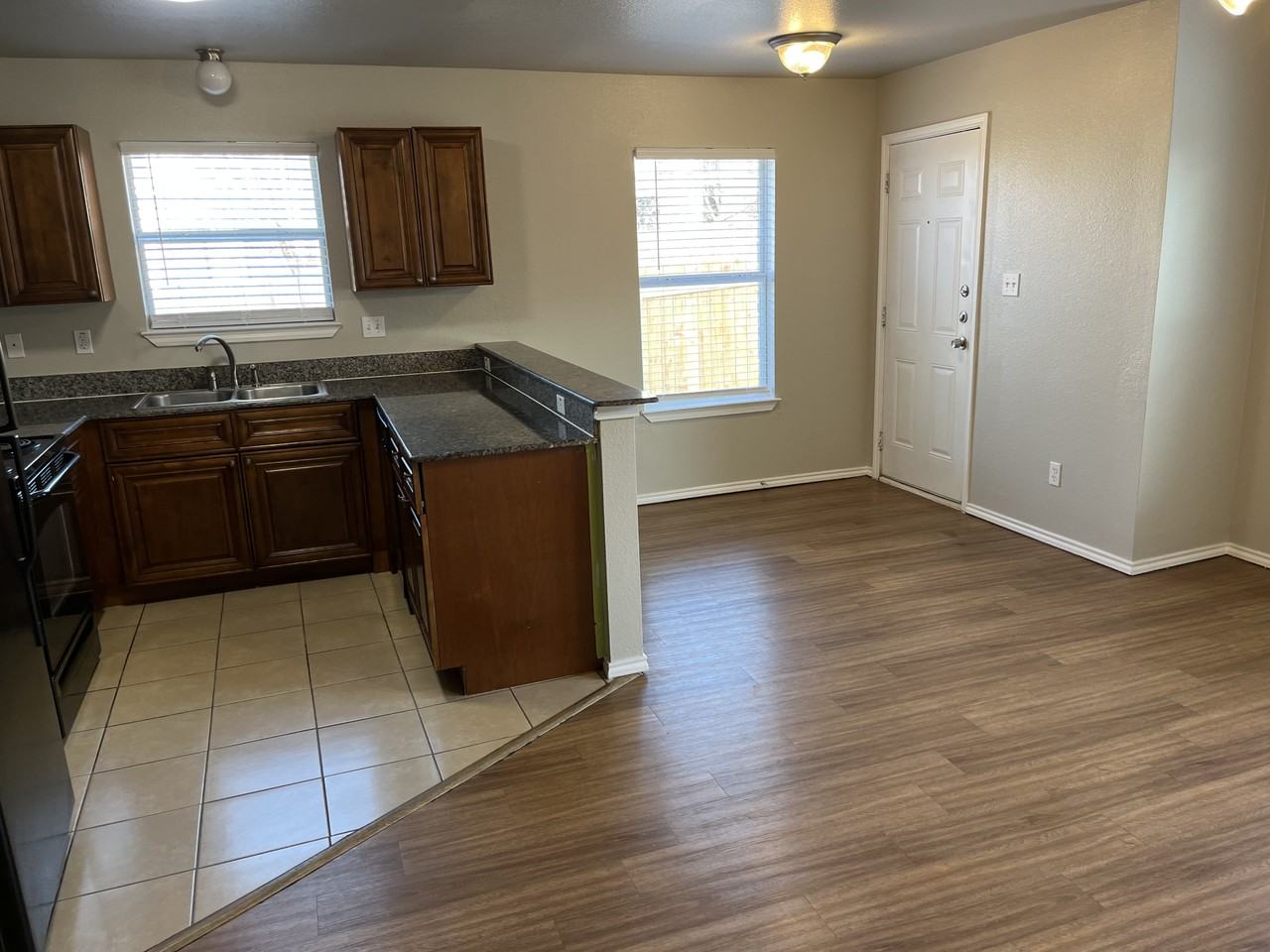 725 Claremont Pkwy #A - Photo 5 of 11