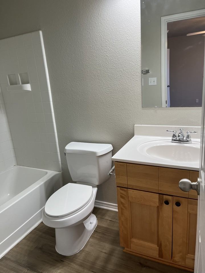 725 Claremont Pkwy #A - Photo 6 of 11