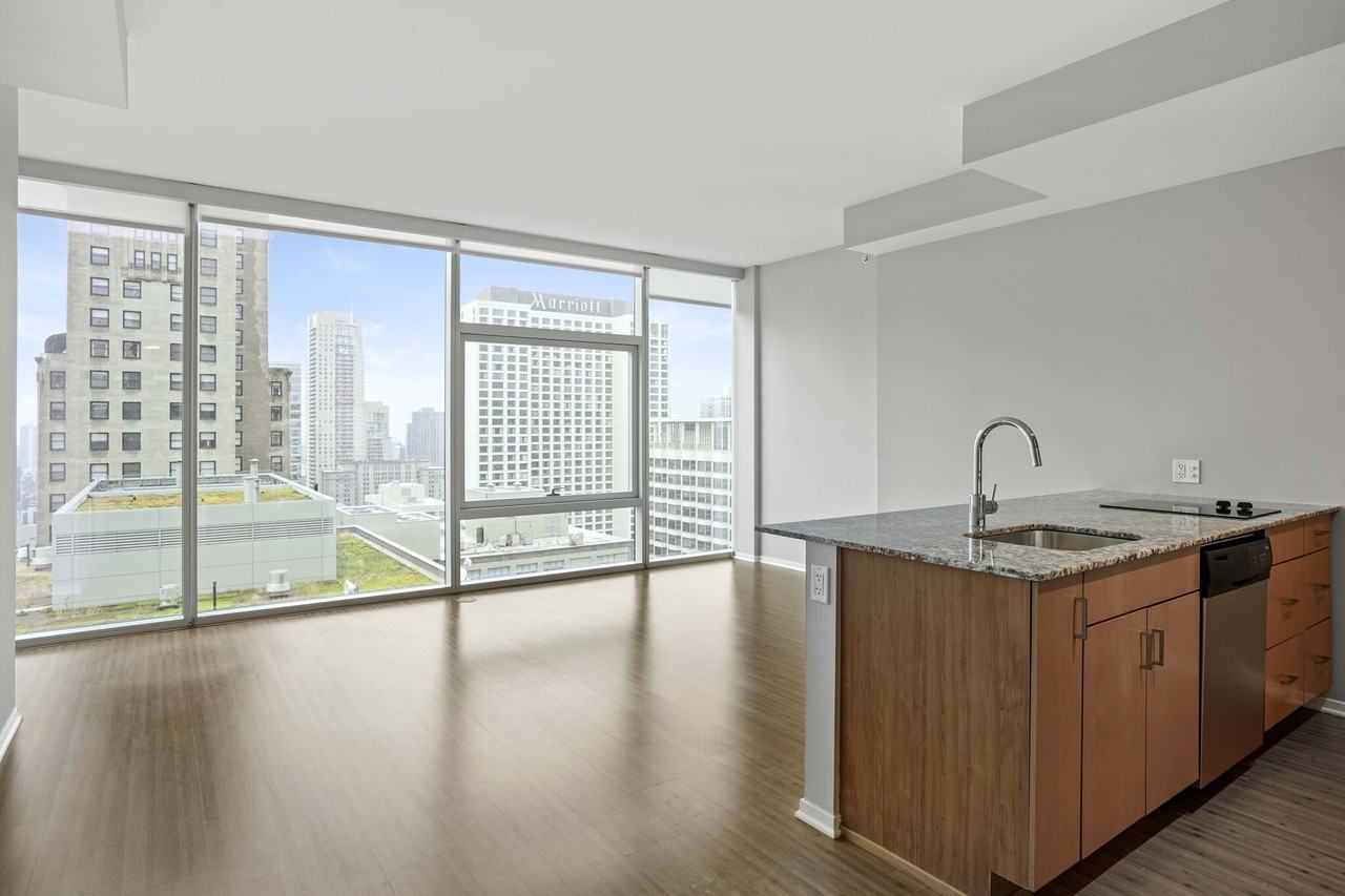 200 E Illinois St - Photo 2 of 25