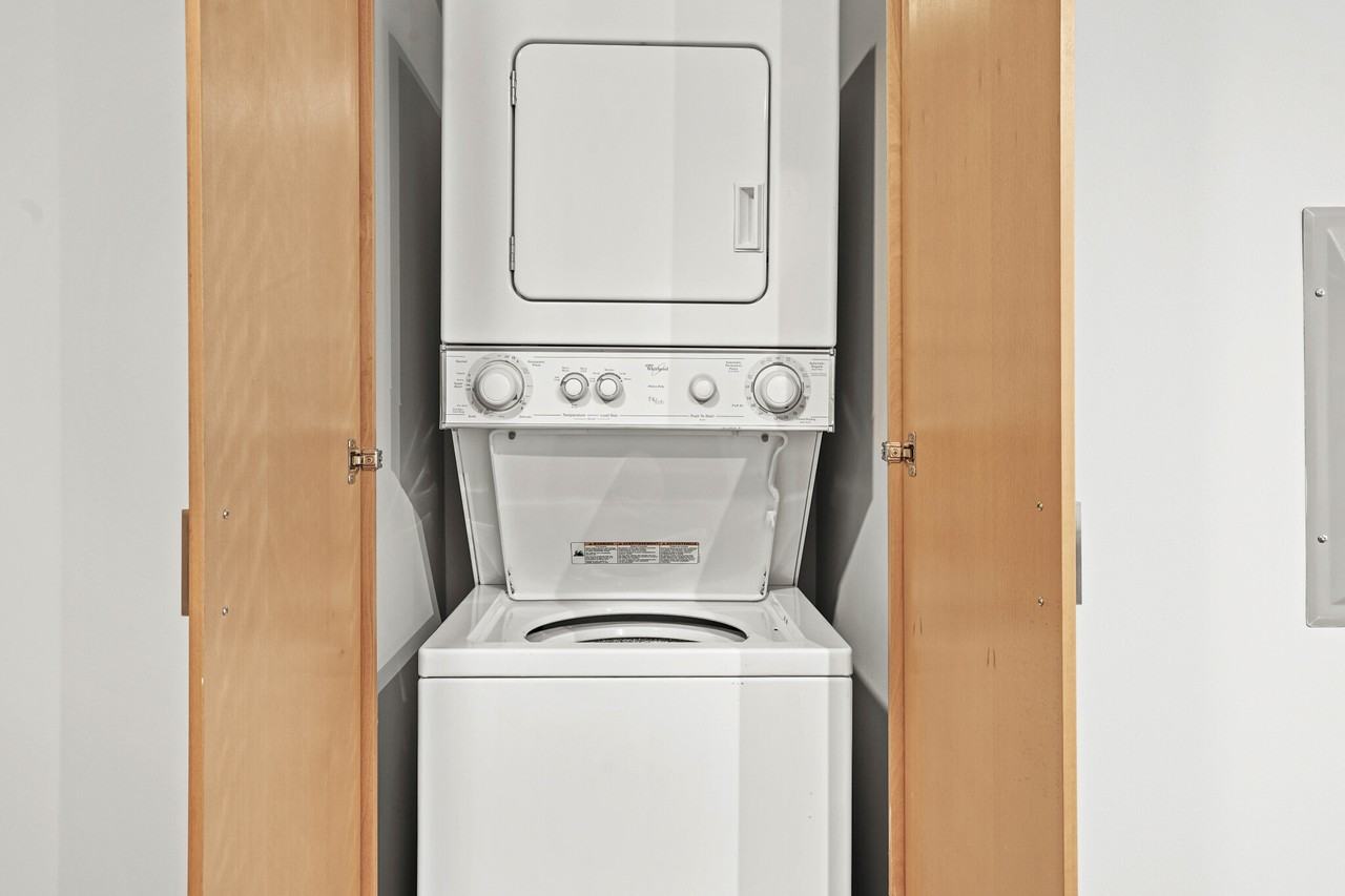 200 E Illinois St #1-1 - Photo 7 of 28