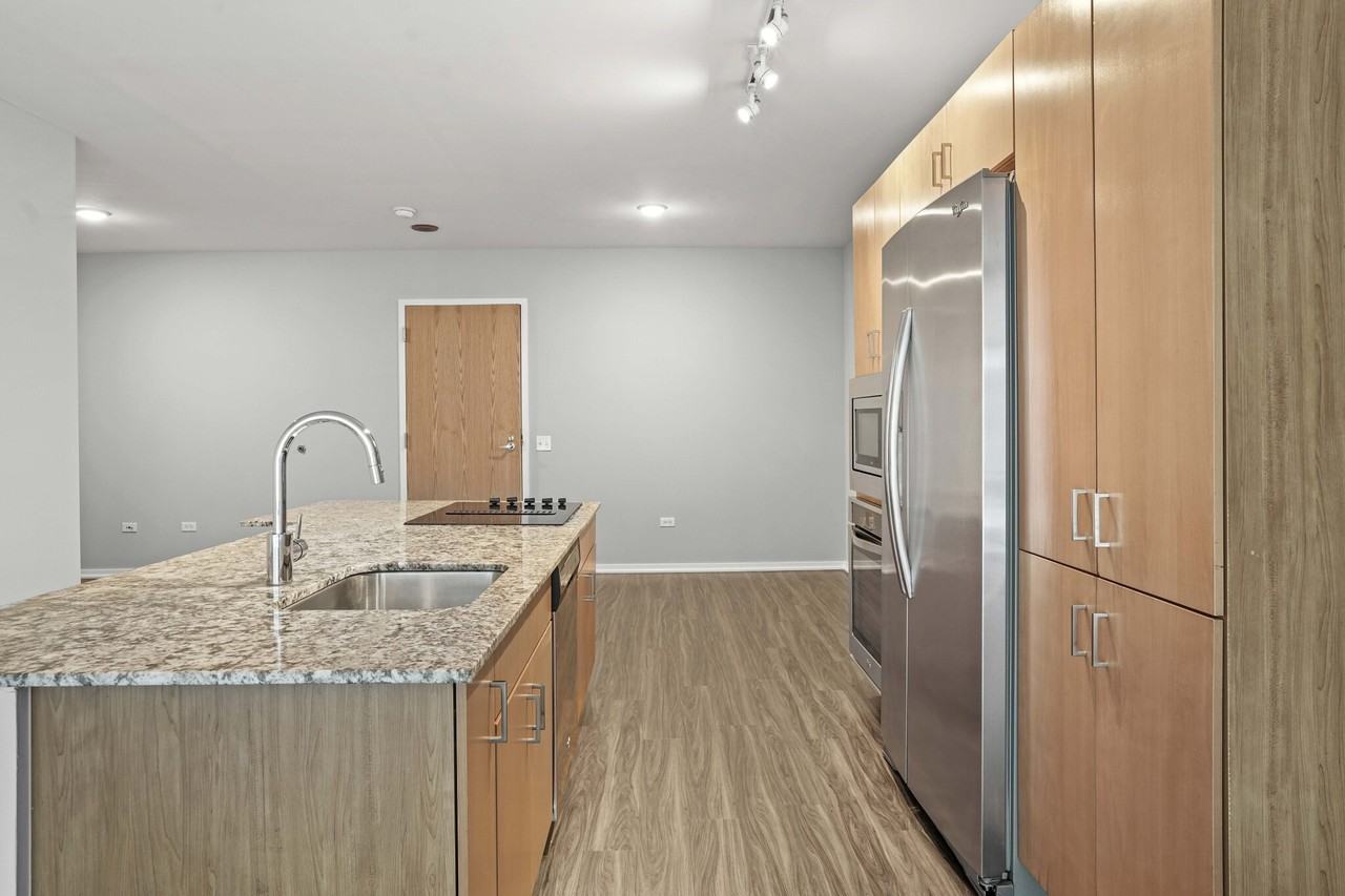 200 E Illinois St #1-1-5DEN - Photo 3 of 25