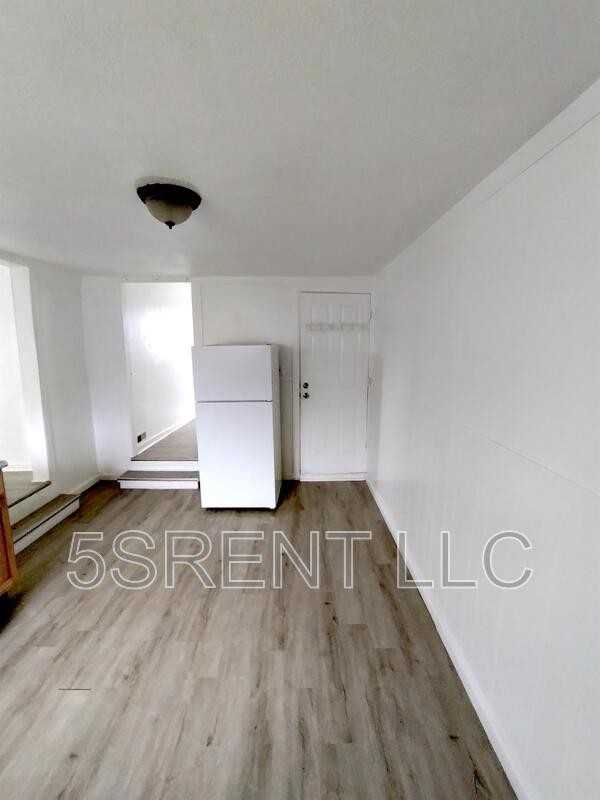 240 S Mary Ellen St - Photo 3 of 13