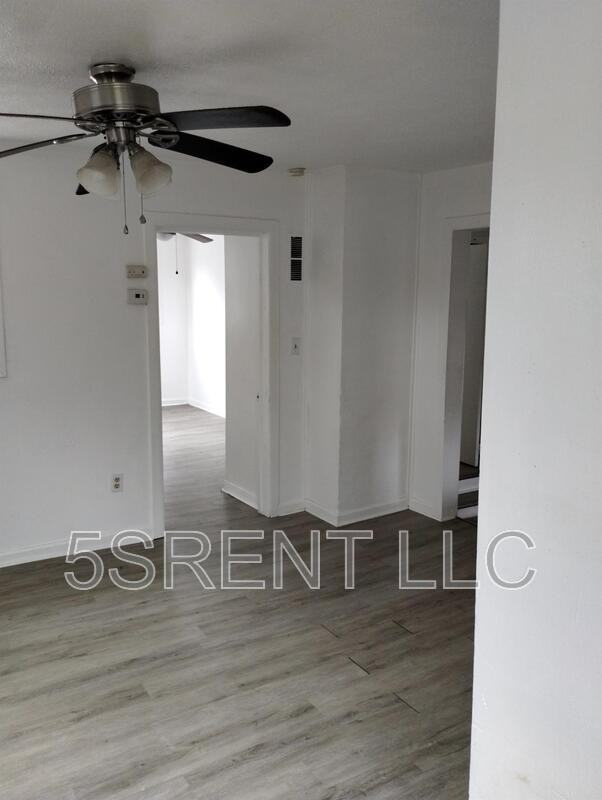 240 S Mary Ellen St - Photo 6 of 13