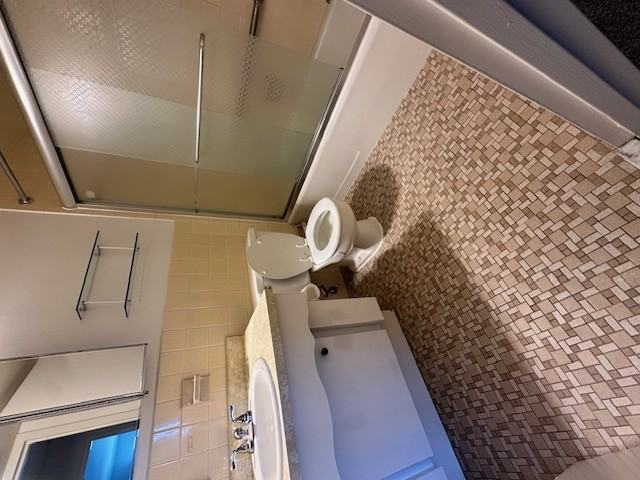 1111 University Boulevard West - Photo 4 of 13