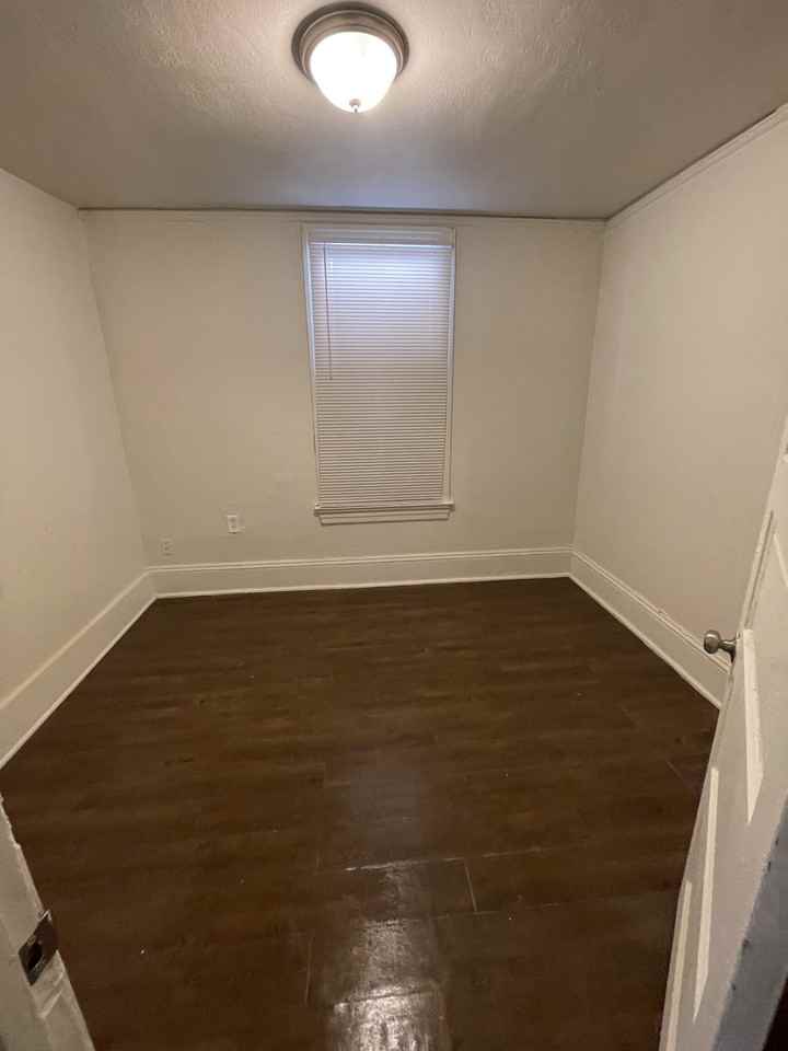 2401 N 37th St #SFR - Photo 2 of 5