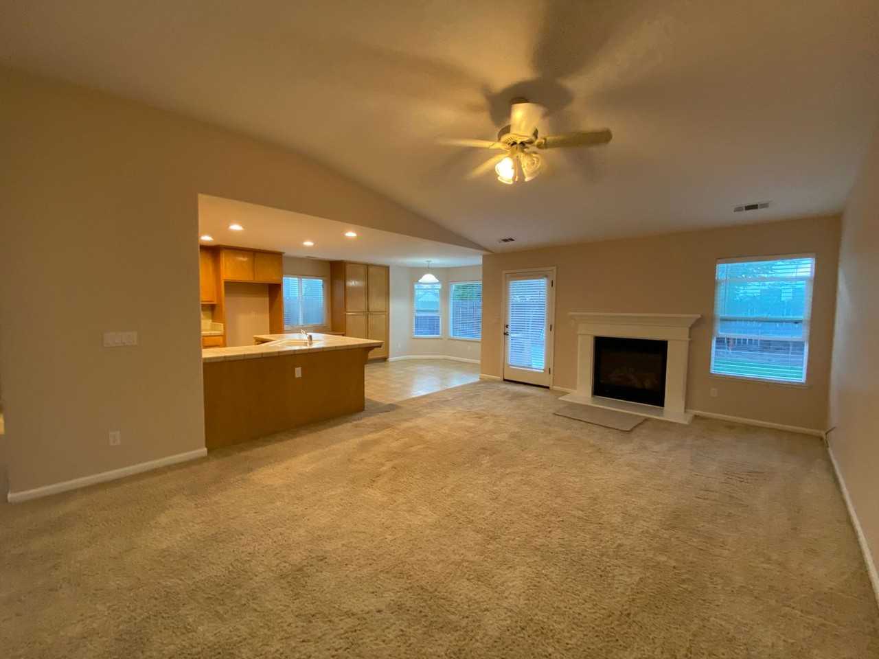 682 Alder Ln - Photo 3 of 16