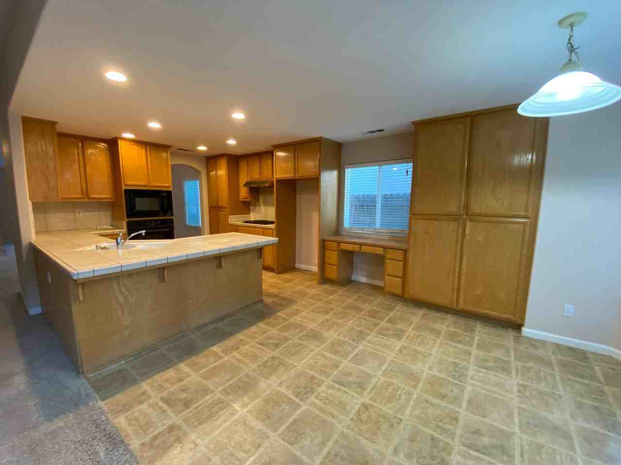 682 Alder Ln - Photo 4 of 16