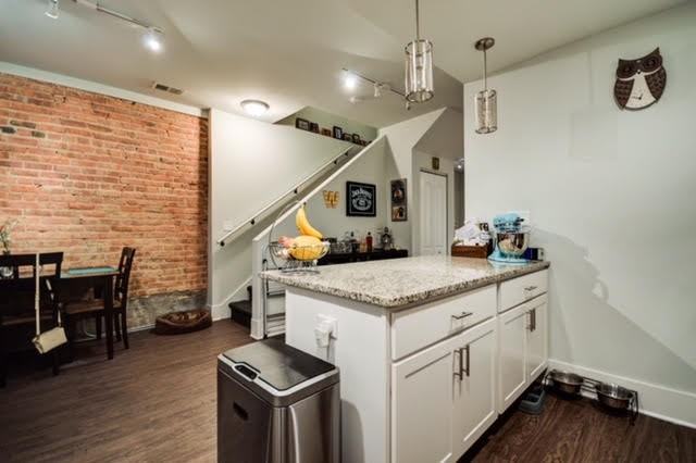 1641 W 21st St - Photo 2 of 14