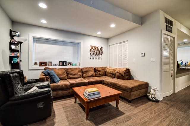 1641 W 21st St - Photo 4 of 14