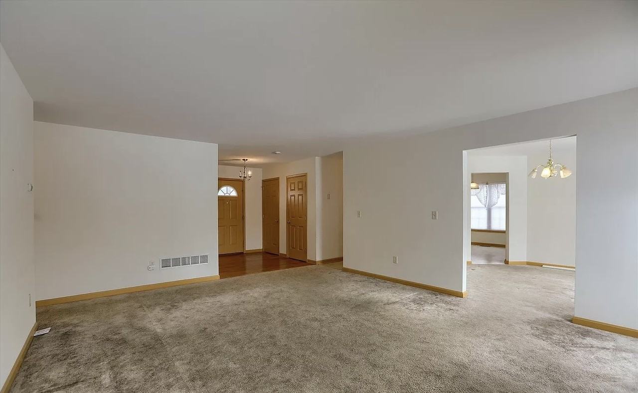 23 Coventry Dr #NA - Photo 3 of 16