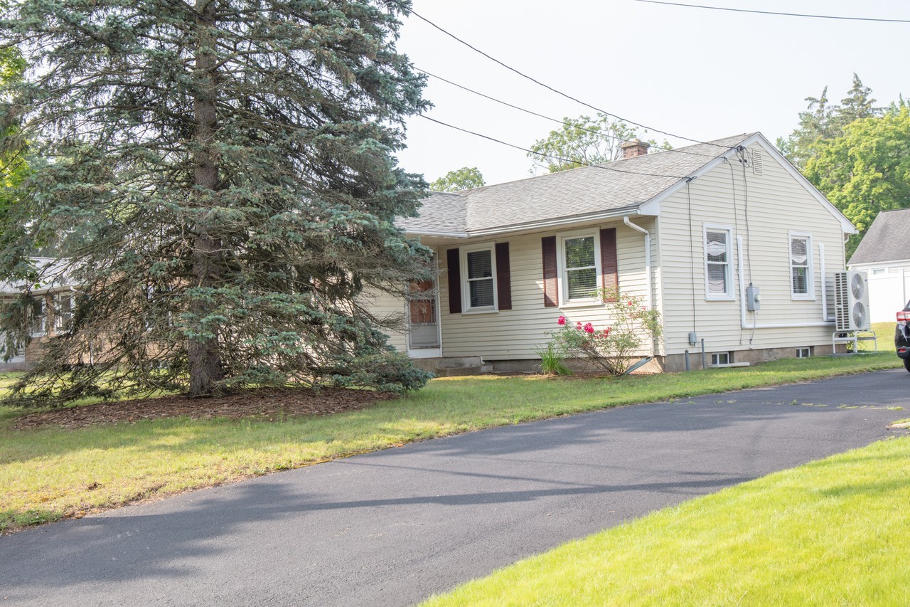 51 Spence St #NA - Photo 3 of 22