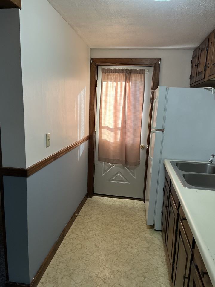 49 Lee Road #B - Photo 6 of 6