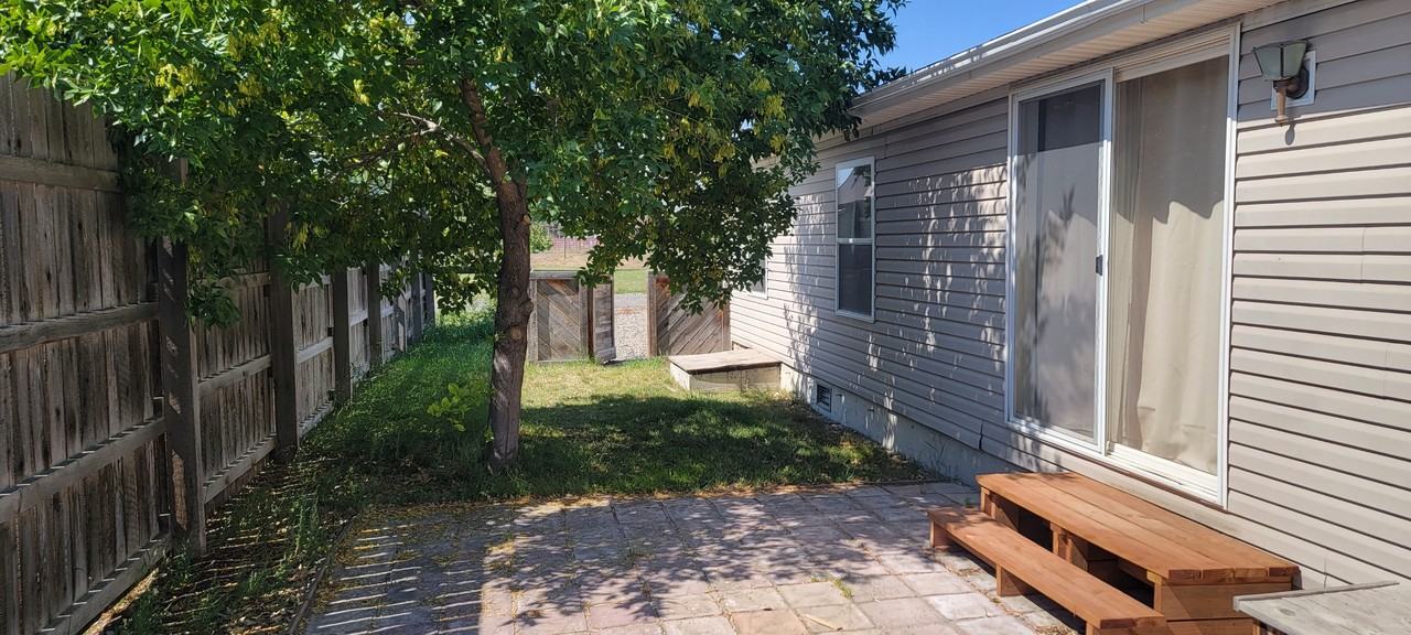 615 4th Ave W #A - Photo 2 of 19