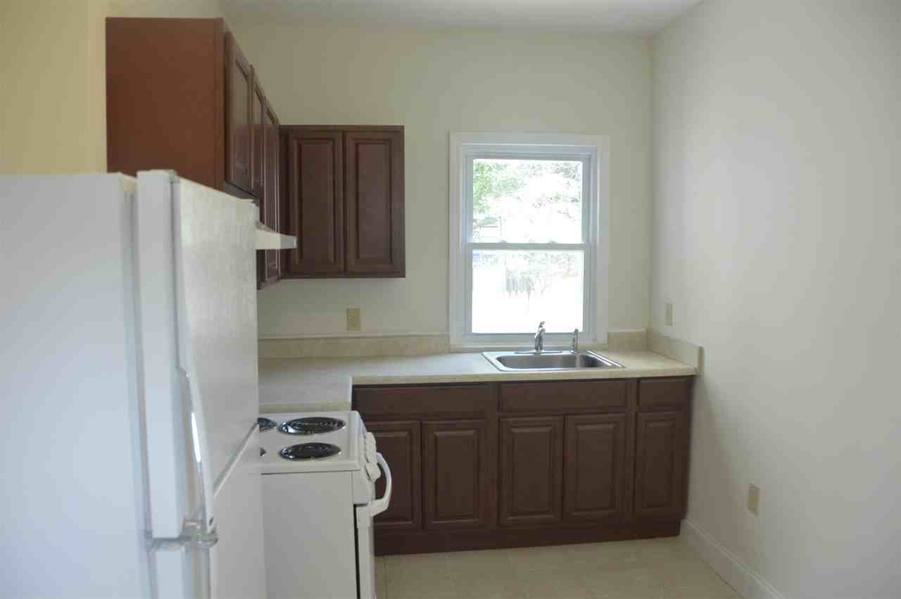 429 Central St Unit 1r #1R - Photo 2 of 8