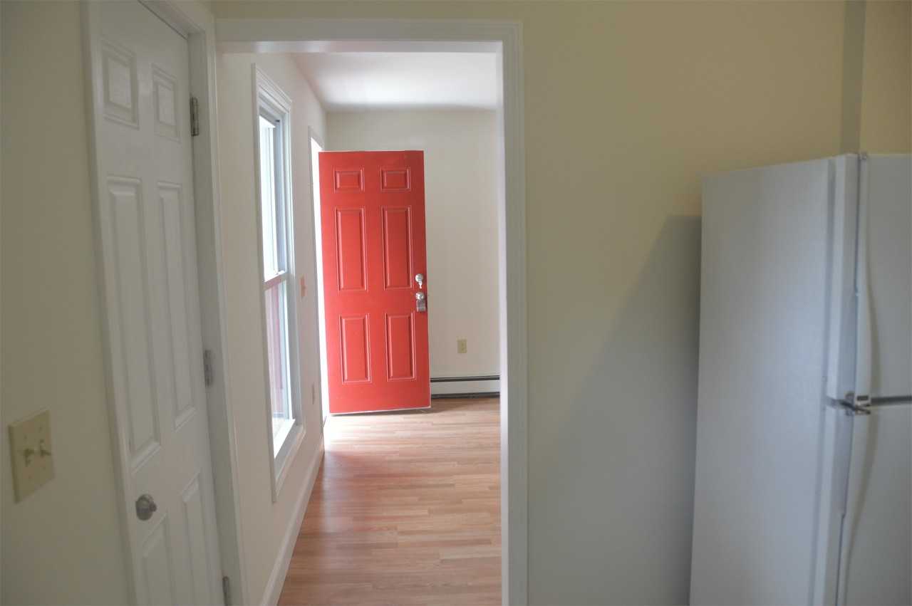 429 Central St Unit 1r #1R - Photo 5 of 8