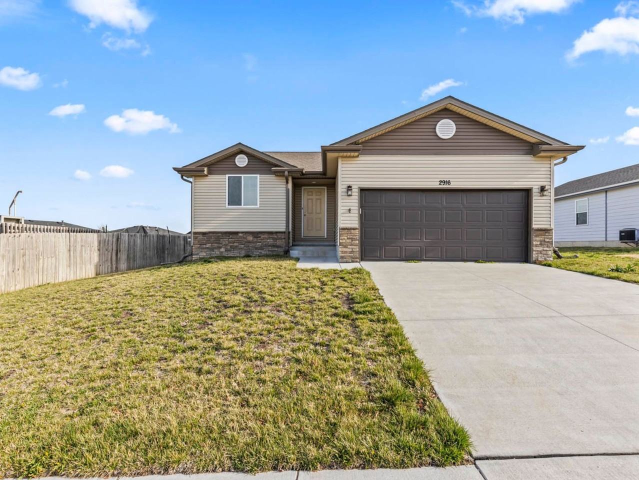 2916 W Arlington St - Photo 2 of 26