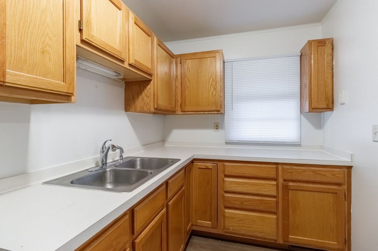 3846 S 15th St - Photo 3 of 16