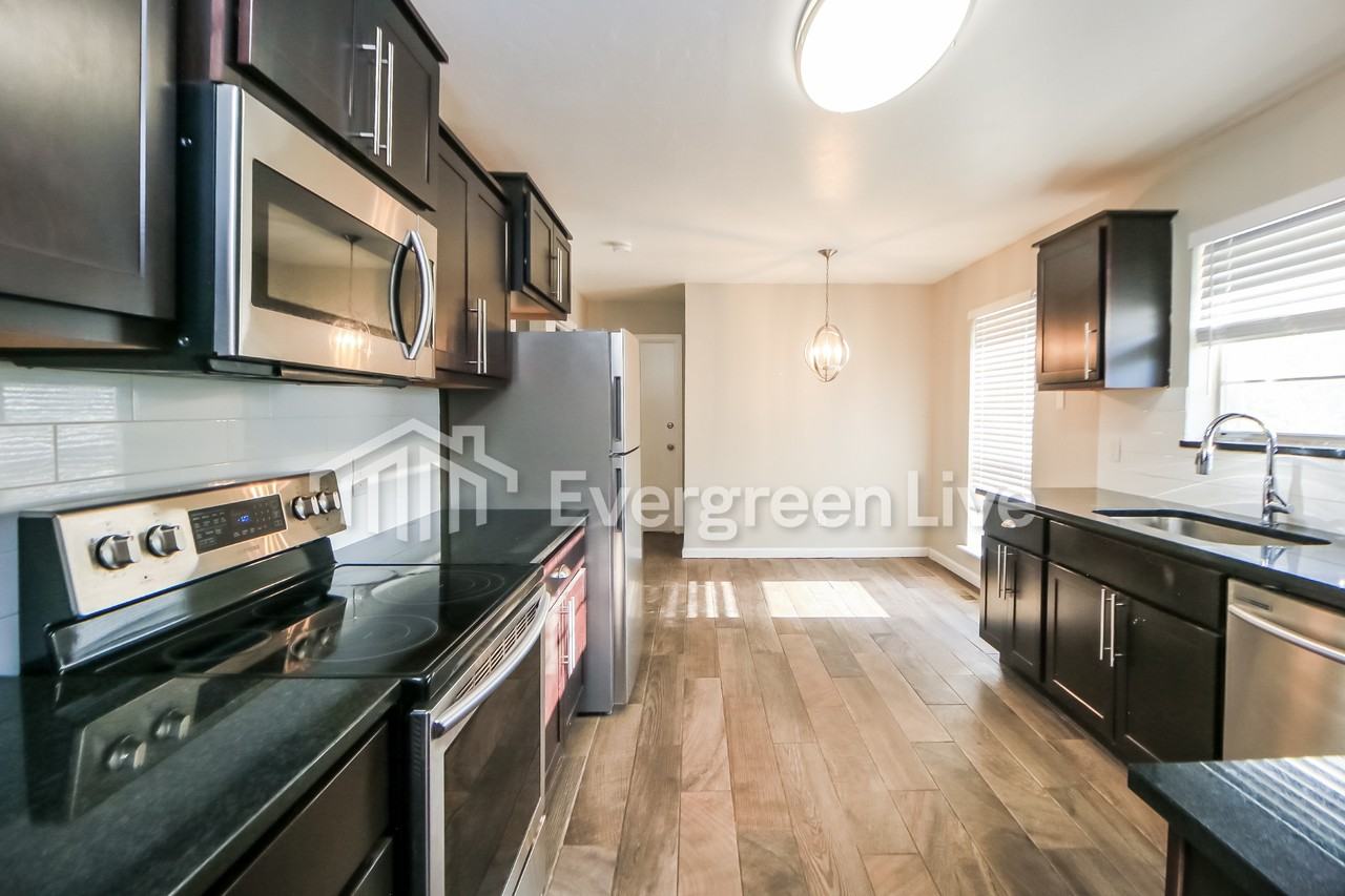 13341 Nw 84th St - Photo 7 of 19