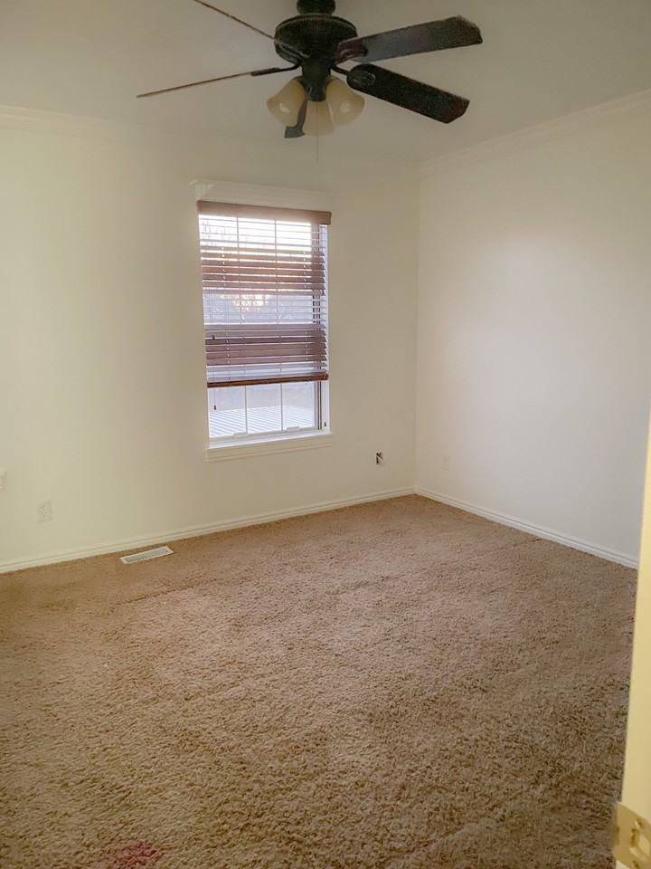 2338 W 470 N - Photo 2 of 9