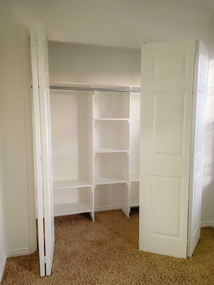 2338 W 470 N - Photo 3 of 9