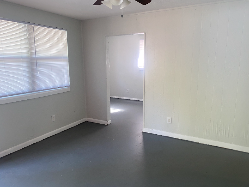 1594 West 29th Street - Photo 3 of 8