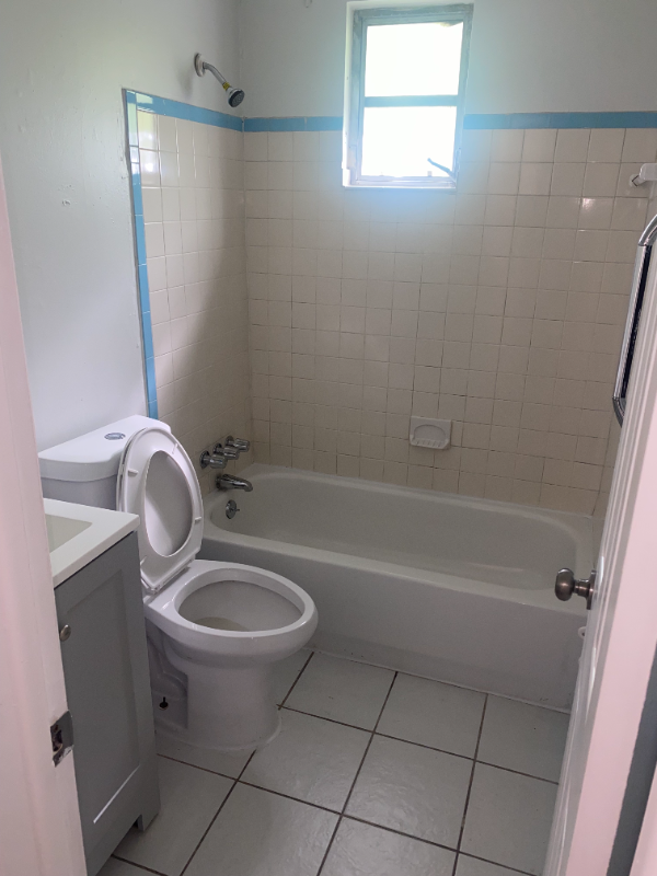 1594 West 29th Street - Photo 7 of 8