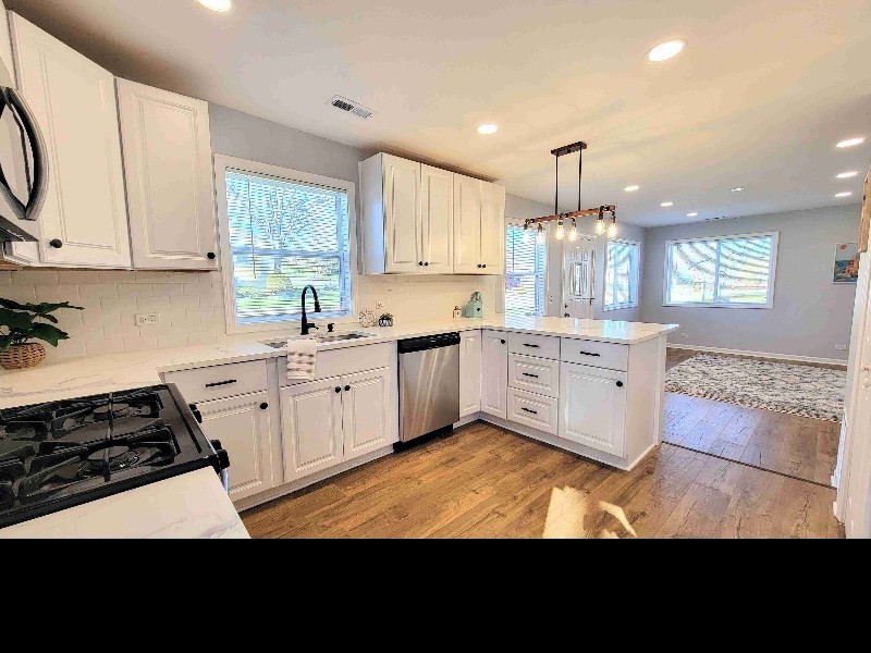 718 Sheridan Dr - Photo 2 of 9