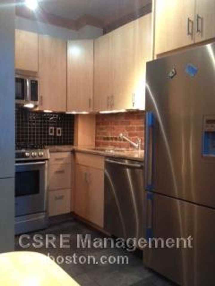 45 Hemenway Street - Photo 4 of 10