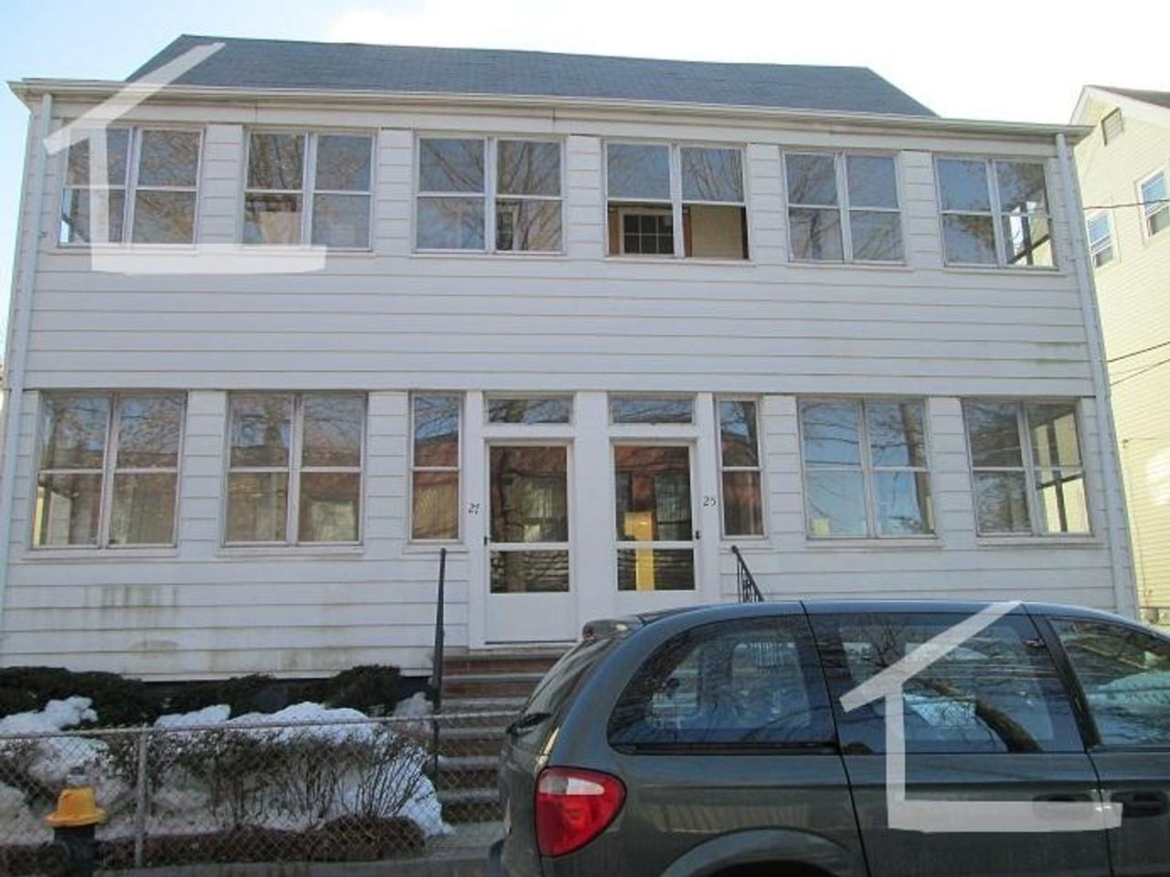 25 Lothrop St - Photo 2 of 23