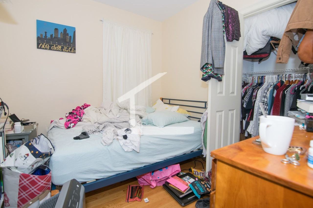 35 Pratt St - Photo 6 of 13