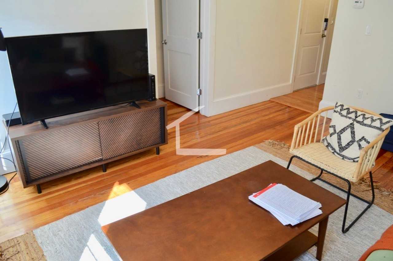 38 E Springfield St - Photo 4 of 16