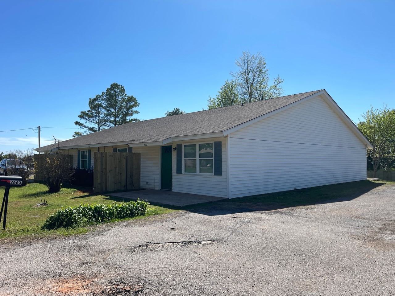 2663 N Main St - Photo 2 of 16
