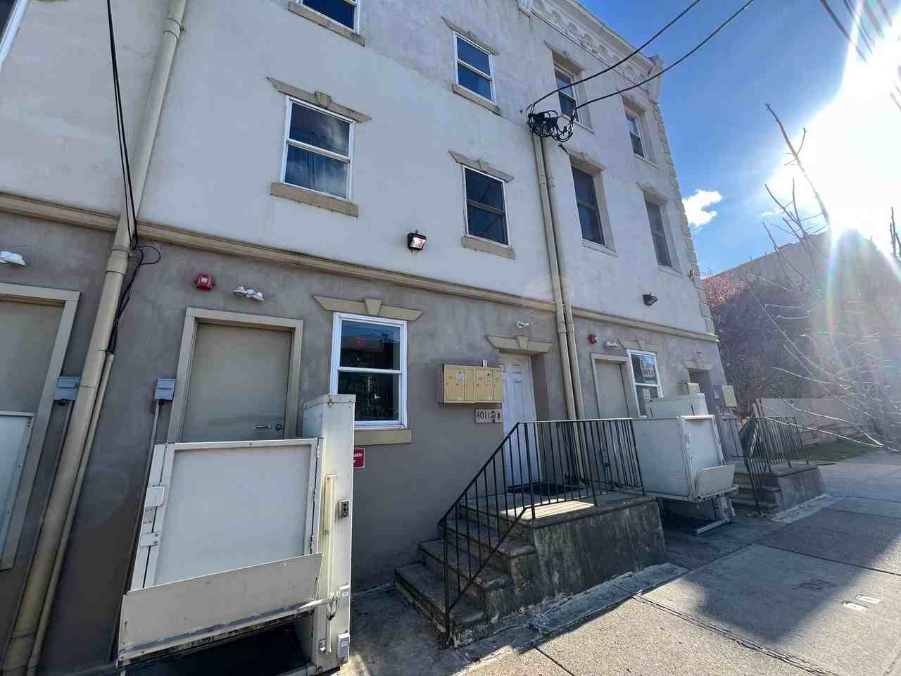 4014-4018 W Girard Avenue - Photo 3 of 22