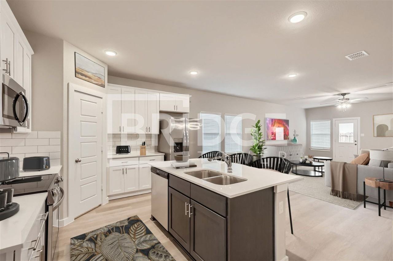 514 Sandy Glen Ln - Photo 3 of 11