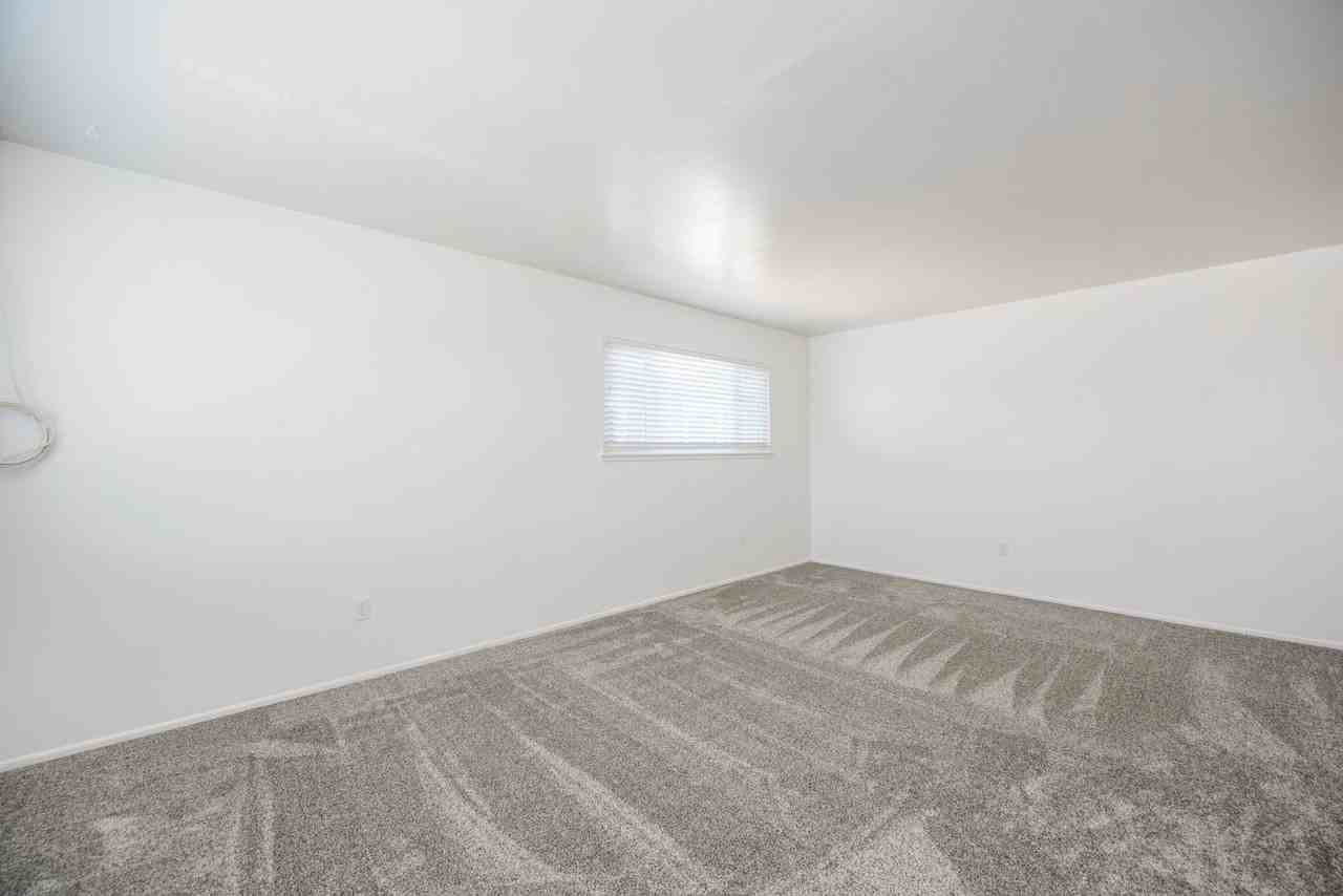 16677 Arbor Cir - Photo 3 of 24