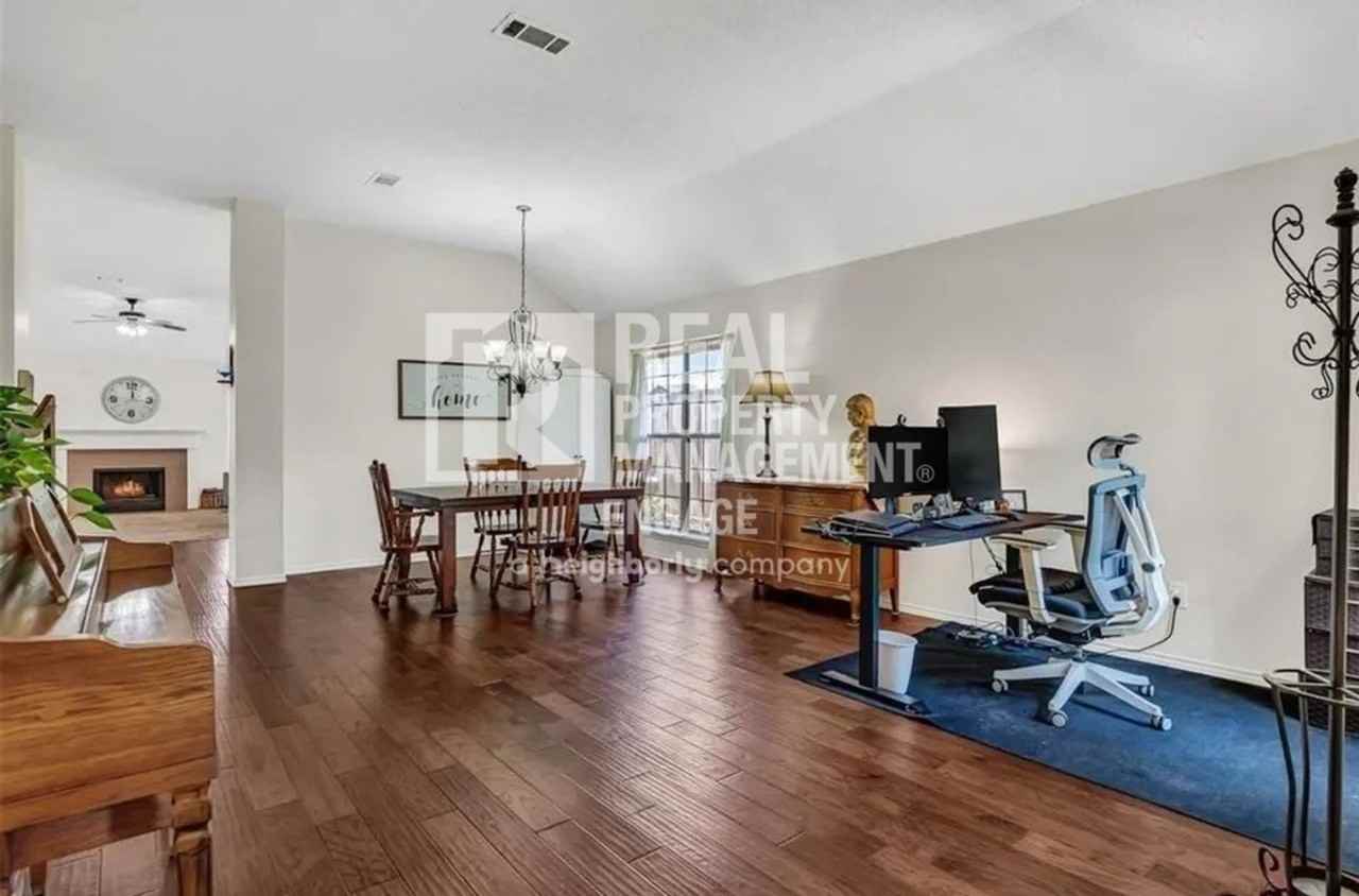 7641 King Arthur Rd - Photo 3 of 13