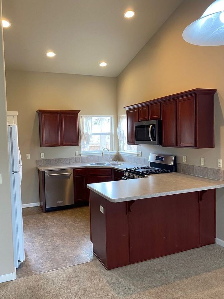 63709 Hunters Cir - Photo 3 of 17