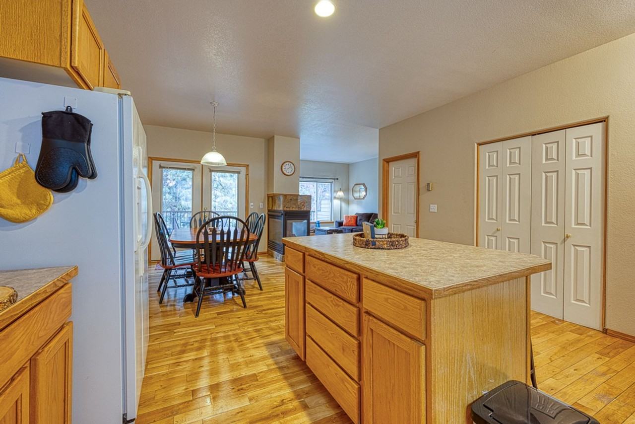 10604 Cormorant Ct - Photo 6 of 26