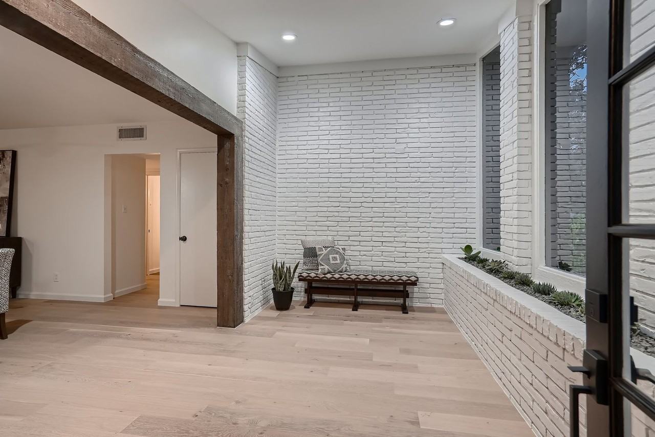 5325 Western Hills Dr - Photo 4 of 27