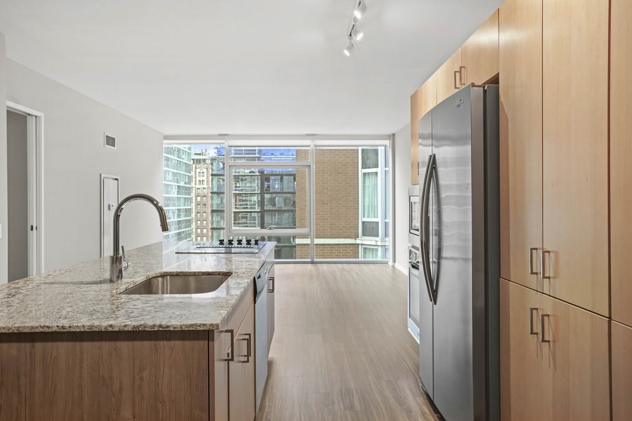 200 E Illinois St #2-2-5 - Photo 4 of 27