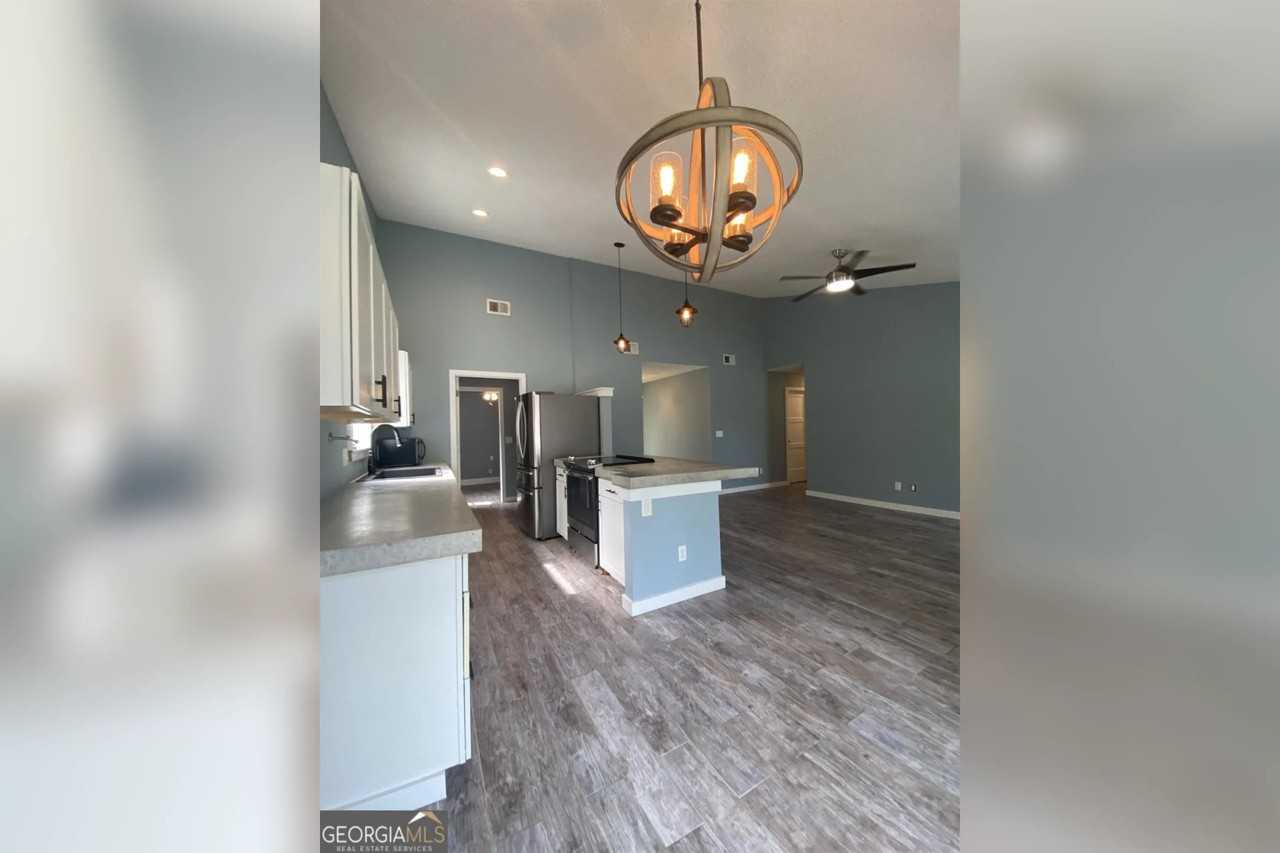 112 Old Folkston Rd - Photo 3 of 17