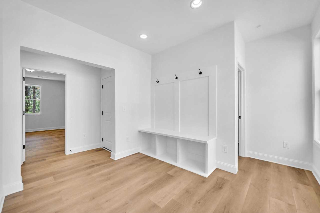 201 Riverstone Commons Cir - Photo 2 of 37