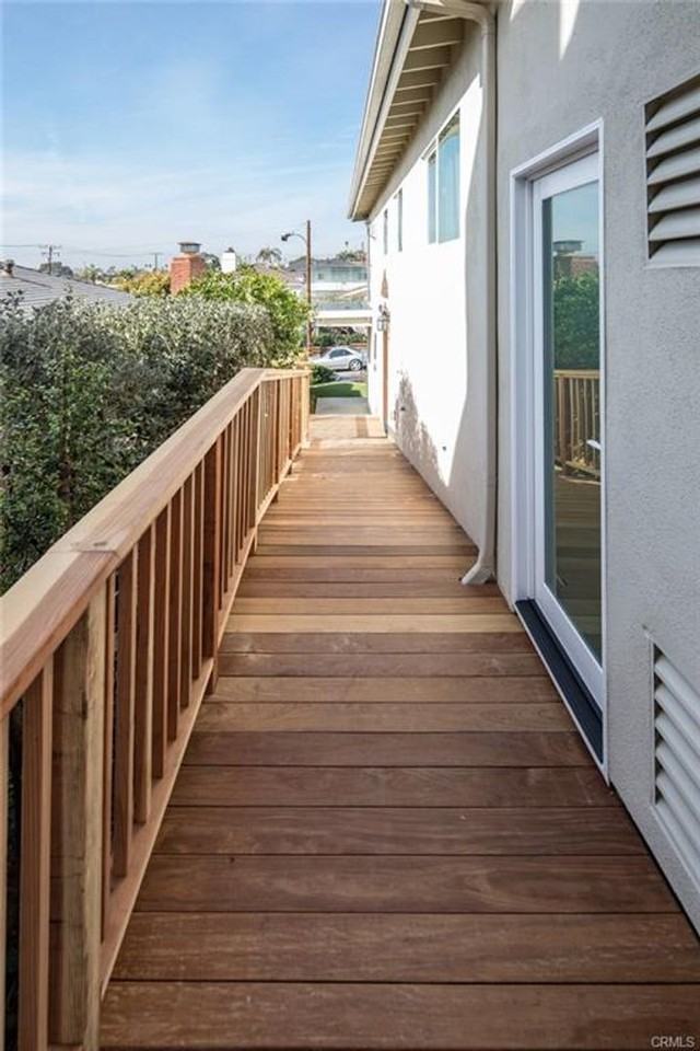 245 Beverly St - Photo 3 of 26