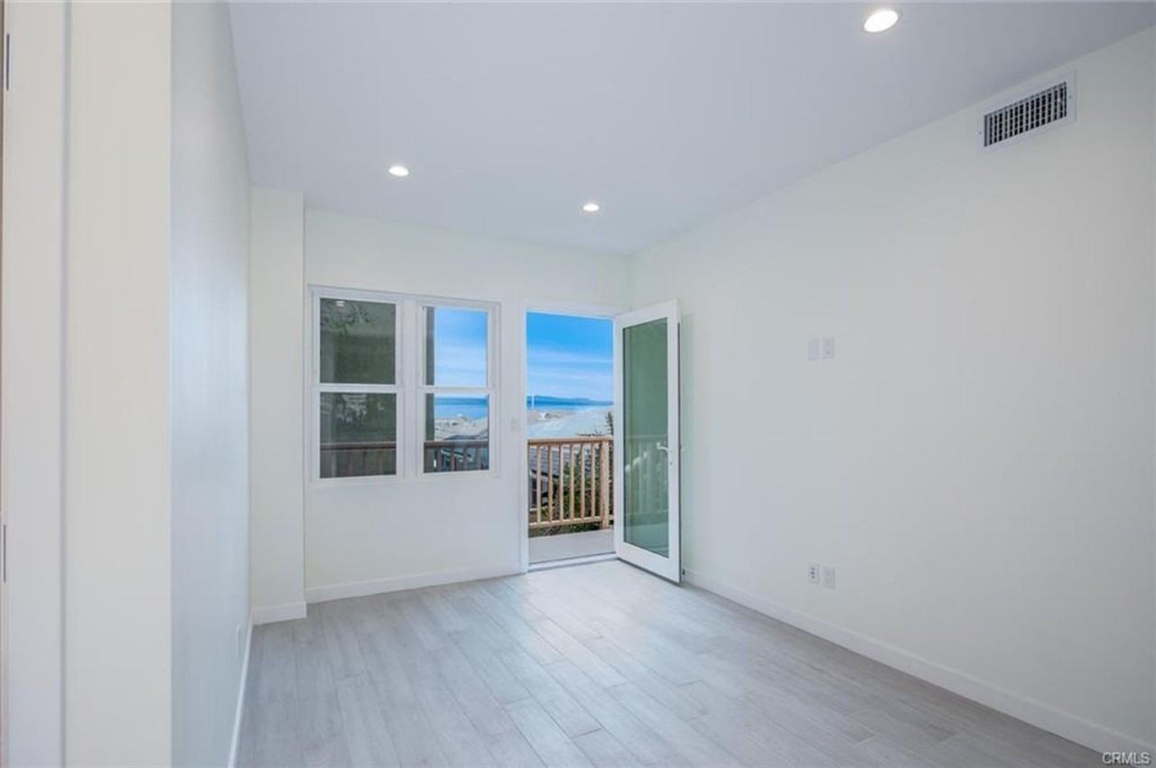 245 Beverly St - Photo 5 of 26