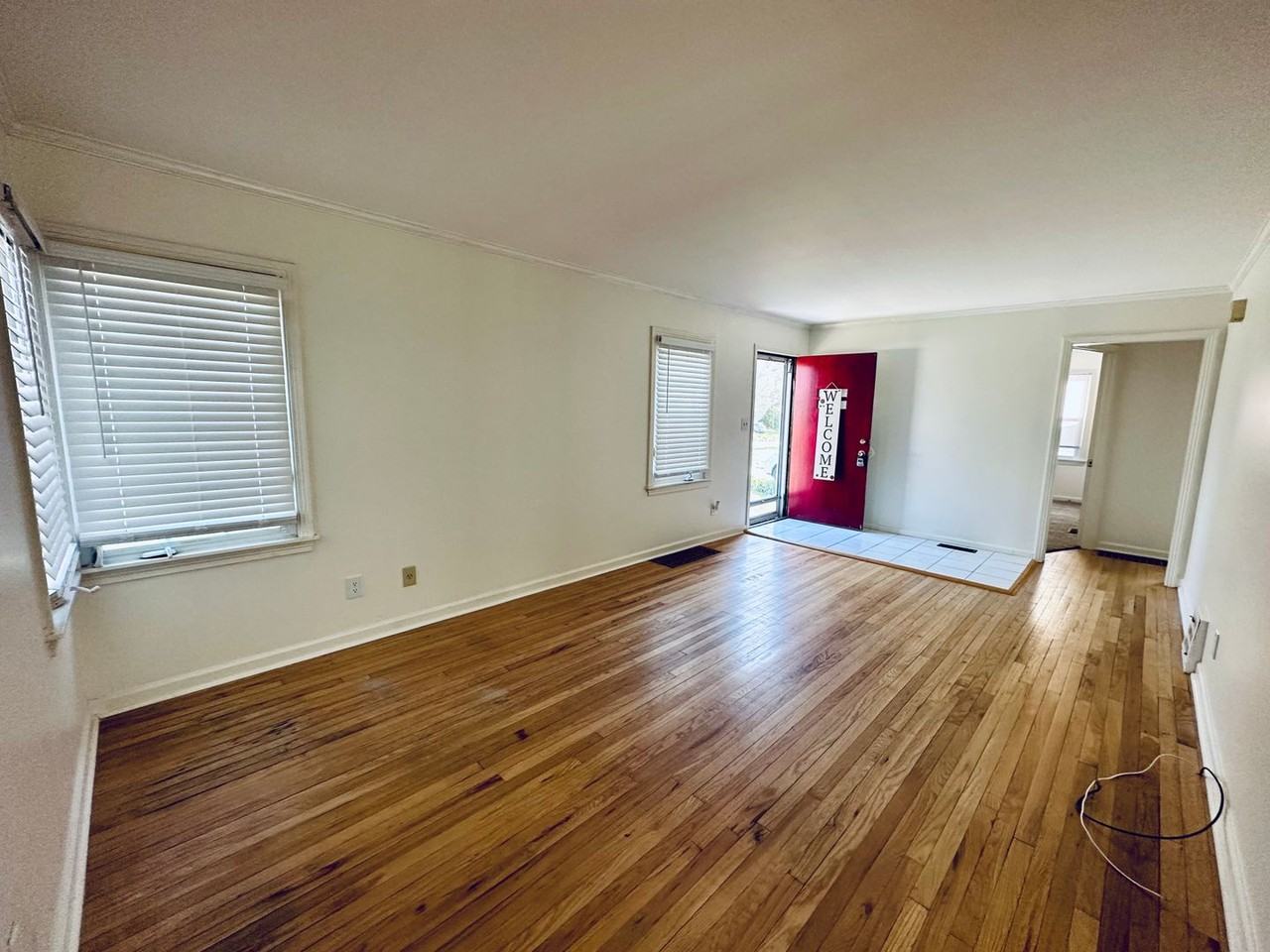 211 W 89th Ter - Photo 3 of 17